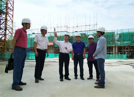 覃振華、劉國江到梧州佛子時代廣場項目調(diào)研