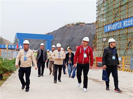 強(qiáng)化項(xiàng)目現(xiàn)場管理 爭創(chuàng)安全文明工地