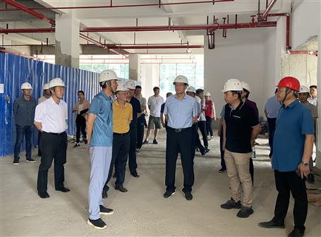 鄭俊康等柳州市領(lǐng)導(dǎo)到公司承建的項(xiàng)目檢查