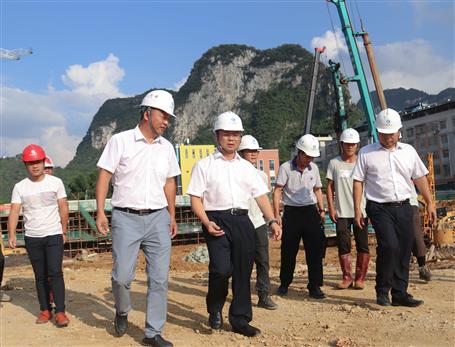 覃振華：精耕區(qū)內外市場奮力實現“全年紅”