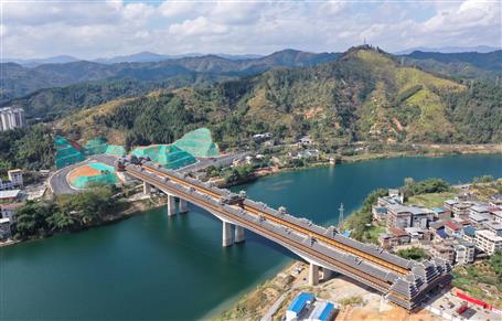 【奮戰(zhàn)四季度·決勝全年穩(wěn)】三江宜陽大橋通車！