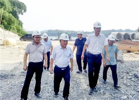 唐峰、何勇到桂東分公司項(xiàng)目開展2023年第二季度安全生產(chǎn)質(zhì)量綜合大檢查暨“圍墻內(nèi)圍墻外”和“以包代管”專項(xiàng)檢查